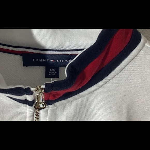 Tommy Hilfiger NEW - Sz L - White Henley style Sweatshirt with front pouch - Picture 2 of 8